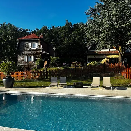Relais Equestre Du Neufeld - Ete 3* Oberhaslach